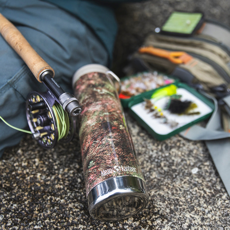 20oz-tkwide-with-cafe-cap-mossy-oak-w8 20oz_tumbler_mossyoak_rainbowtrout_flyfish_top_square.jpg