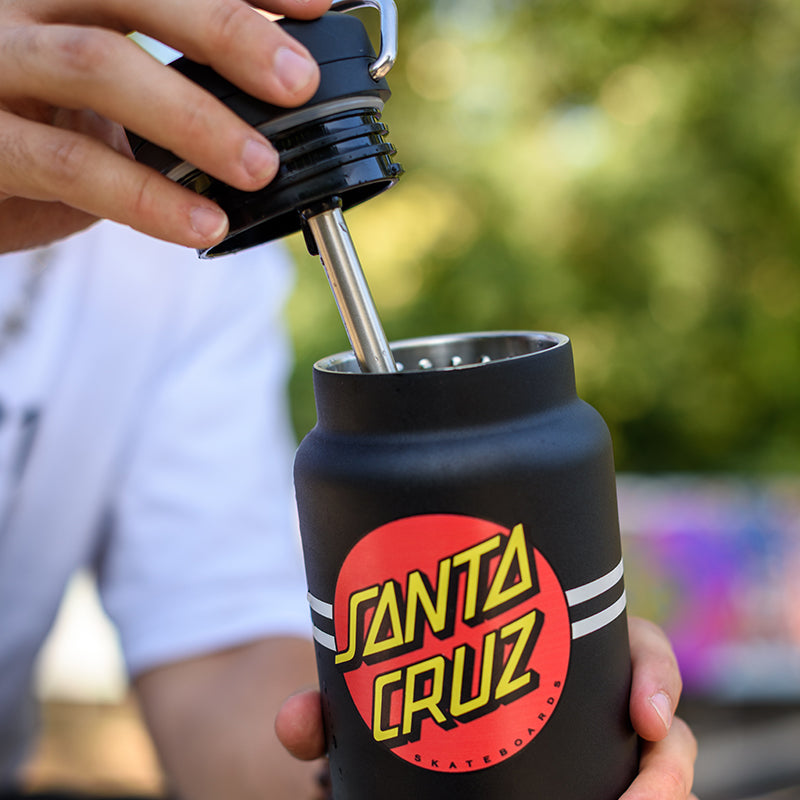 32oz-tkwide-with-twist-cap-santa-cruz-j8 32oz_tkwide_twist_water_bottle_santacruz_dot_lidoff_square.jpg
