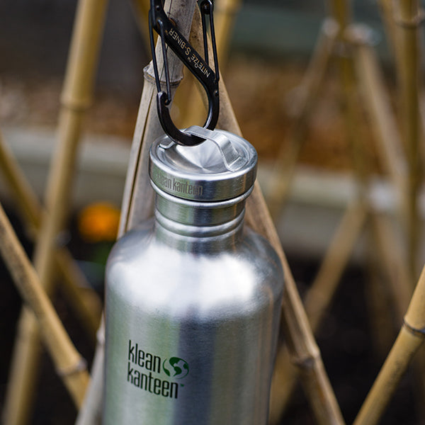 classic-steel-loop-cap-g1 40oz_bottle_steel_loop_cap_lifestyle.jpg