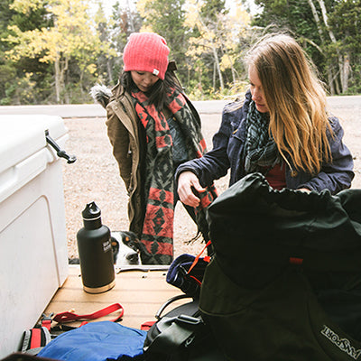 64oz-classic-with-loop-cap-m0 64oz_insulated_classic_backpackers_tailgate_square.jpg
