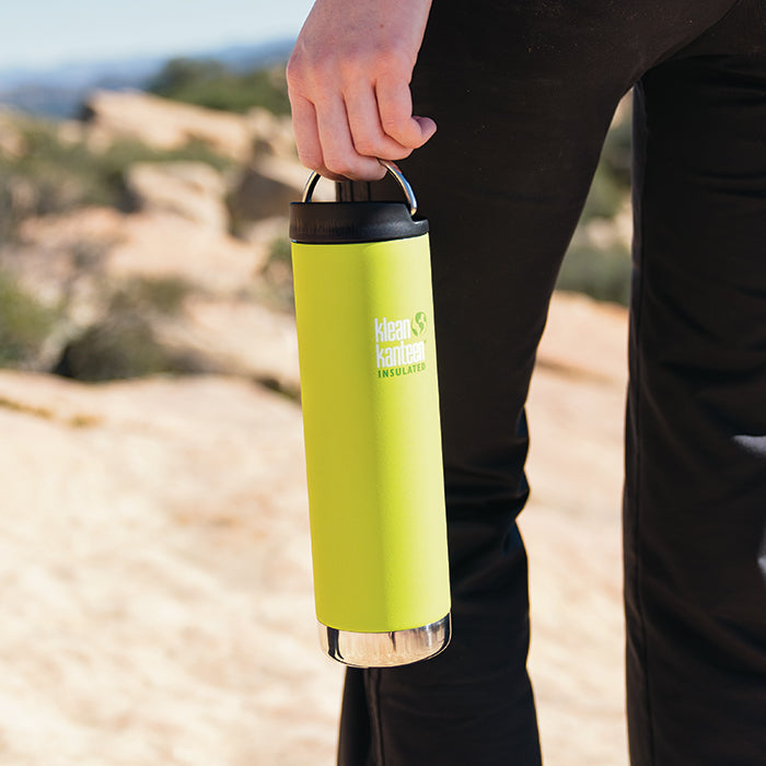 tkwide-cafe-cap-j3 K20TKWPCC-JP-cafecap-loop-hiking_lifestyle.jpg