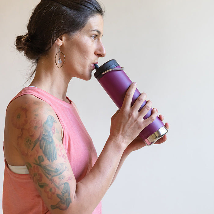 tkwide-twist-cap-with-straw-kit-w4 K20TKWPT-PP-T-TWIST-straw_cap_drinking_yoga_lifestyle_64bb08ca-98d0-4e89-83fd-b166cda65ccd.jpg