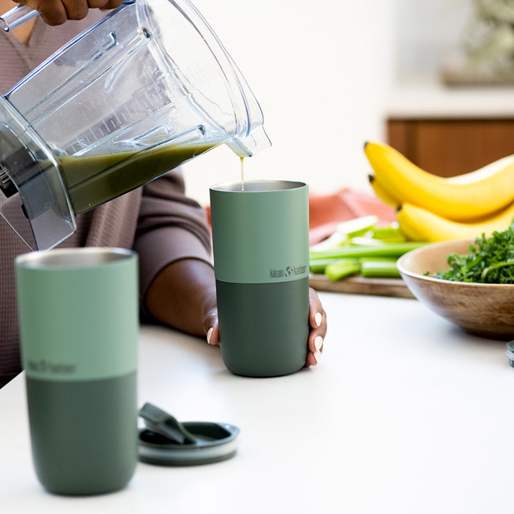 smoothie-set-p1 smoothie_kit_rise_tumbler_smoothie_pour.jpg