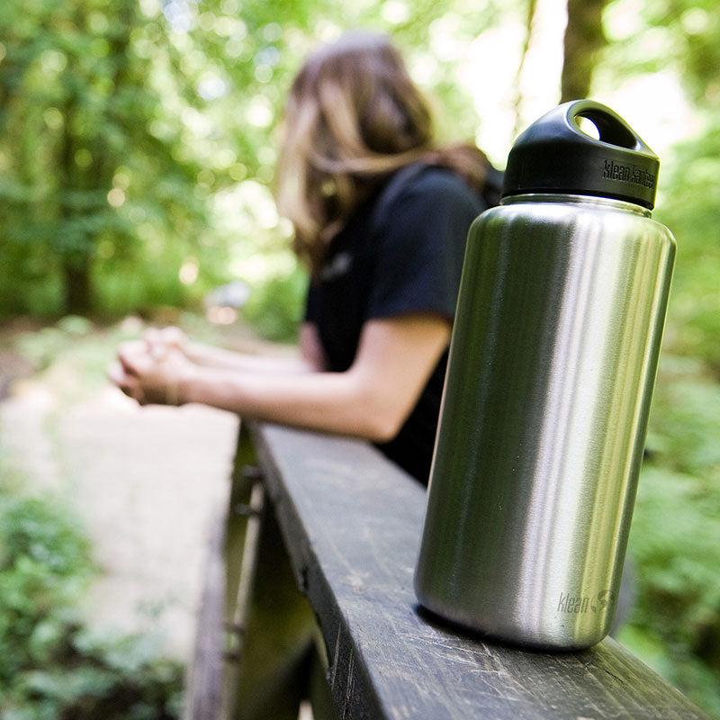 40oz-wide-with-loop-cap-i2 wide_40oz_bottle_bridge_closeup_square.jpg